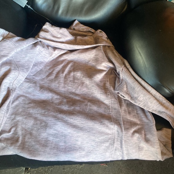 Long sleeve purple sweatshirt from Maurice’s - Picture 2 of 2